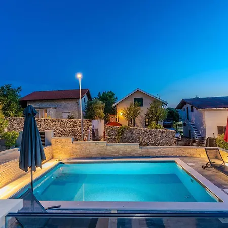 Novigrad Zadarvillas וילה *